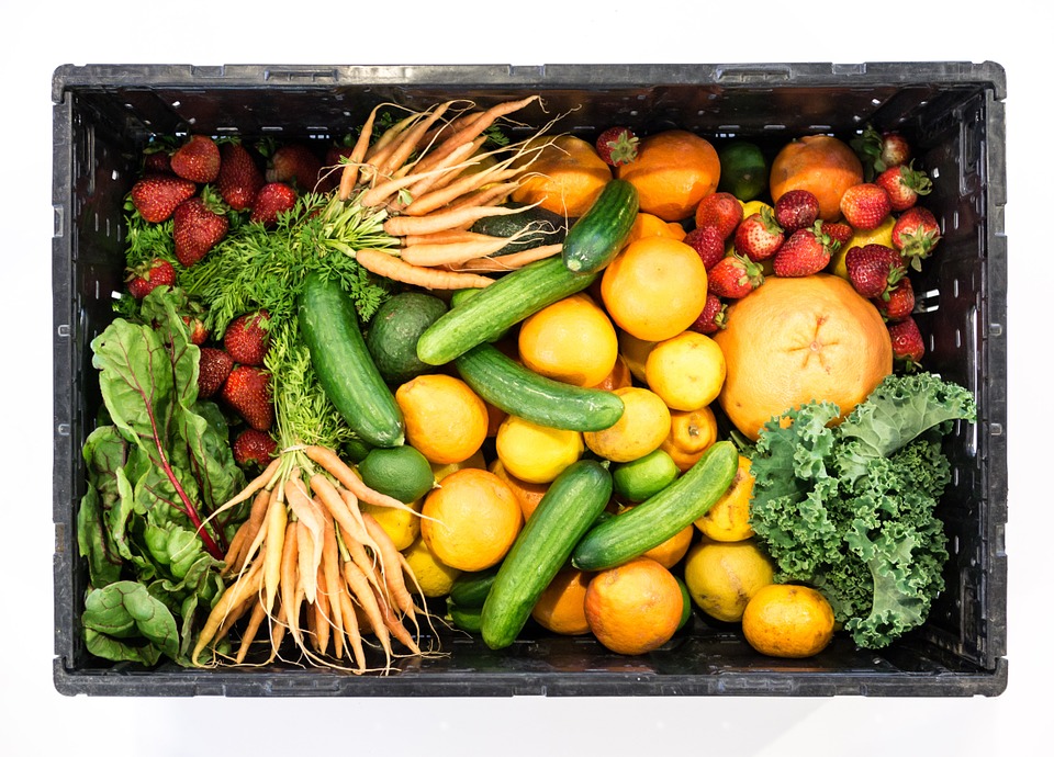 Les graisses saines ressemblent aux fruits et légumes: huile de noix de coco, huile de palme rouge