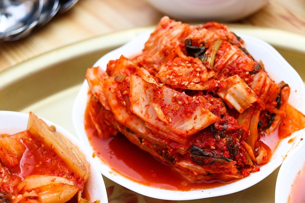 Kimchi conquers Europe. Fermented vegetables prepared with their favorite salt are in vogue.