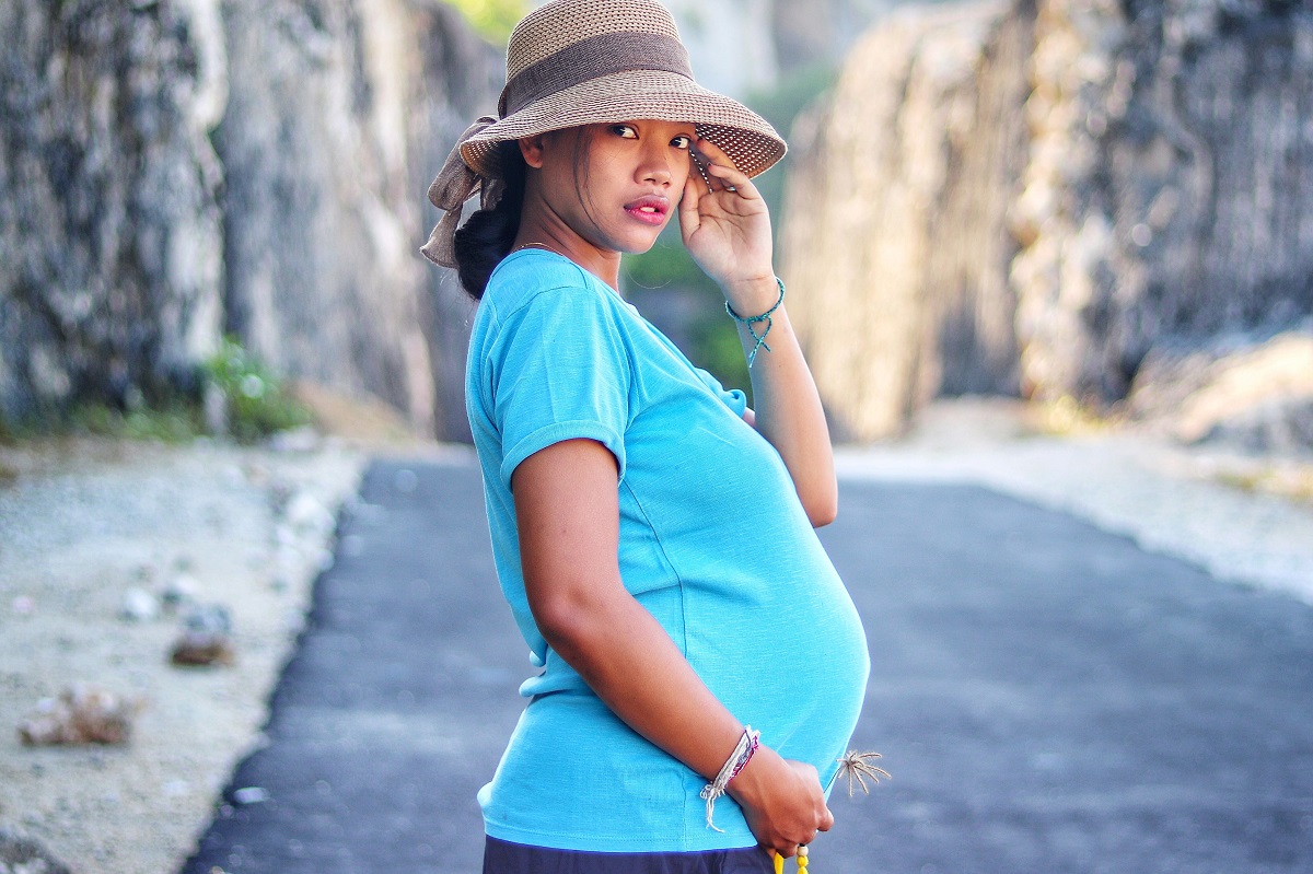 pregnant woman who chooses not to drink tap water during pregnancy