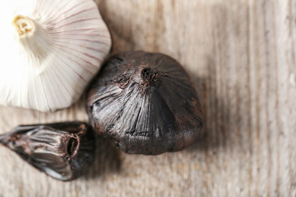 bladzijde Vertrappen Kind wat is Zwarte knoflook of gefermenteerde knoflook - Bart Maes