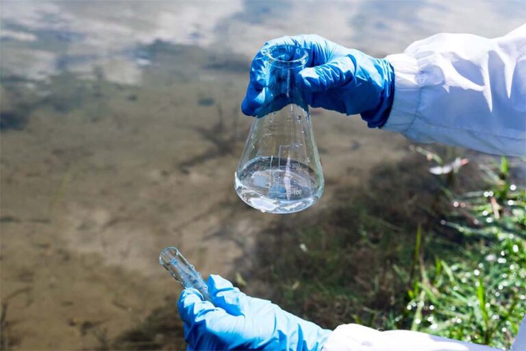 Wat is PFAS? Zit er PFAS in drinkwater in België en Nederland? - Bart Maes